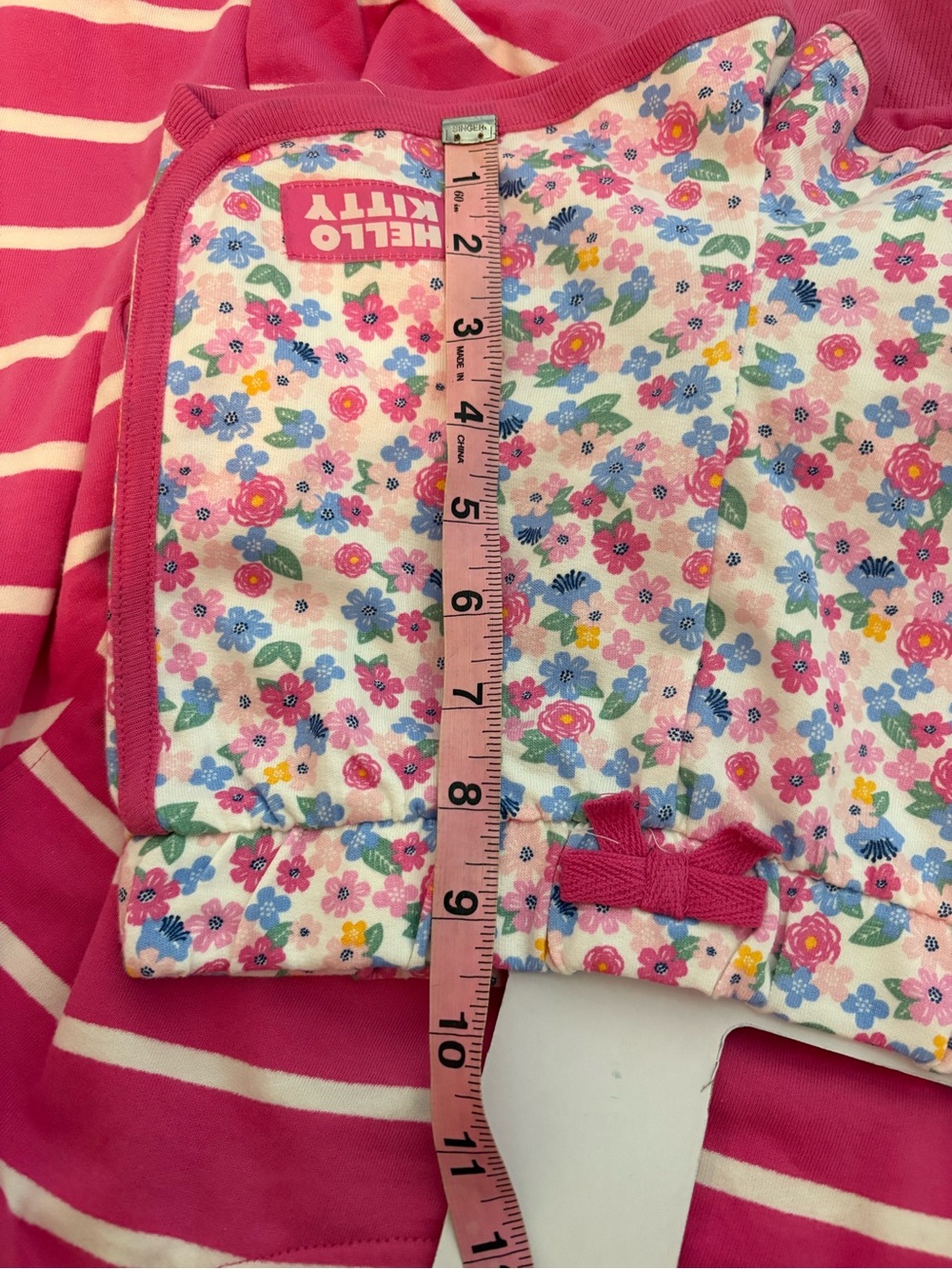 Hello Kitty Toddler Girls Sweatshirt and
Short Set Size 5T Pink Striped NWT - Picture 13 of 13